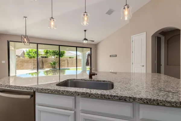 $2,650 | 10158 Theorem Drive, Mesa, AZ 85212