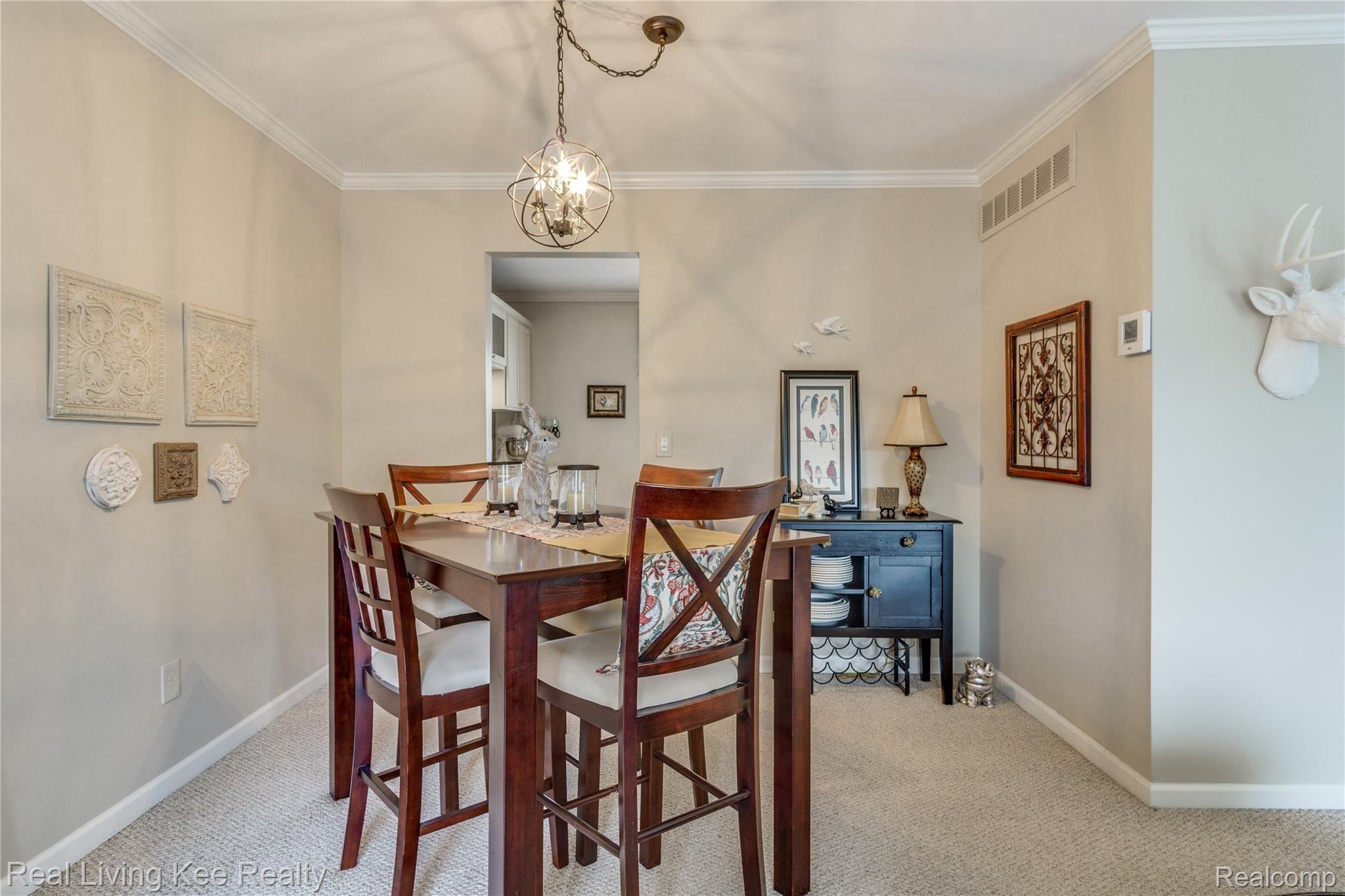 1410 Crescent Lane Rochester, MI 48306 - Photo 9 of 36 Dining Area
