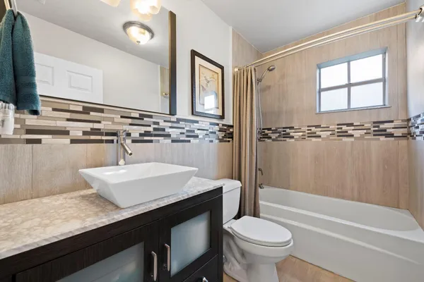 $305,000 | 7743 Silver Lake Drive, Unit 7743, Delray Beach, FL 33446