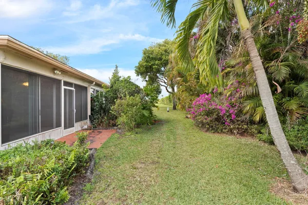 $305,000 | 7743 Silver Lake Drive, Unit 7743, Delray Beach, FL 33446
