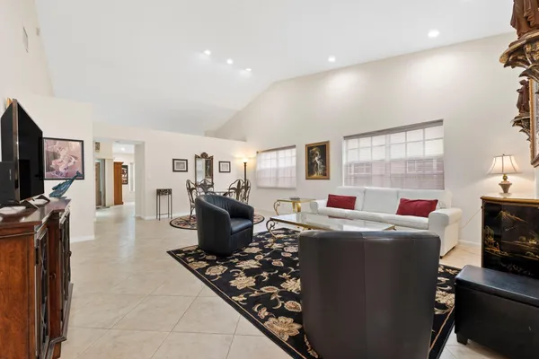$305,000 | 7743 Silver Lake Drive, Unit 7743, Delray Beach, FL 33446