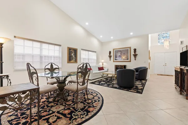 $305,000 | 7743 Silver Lake Drive, Unit 7743, Delray Beach, FL 33446