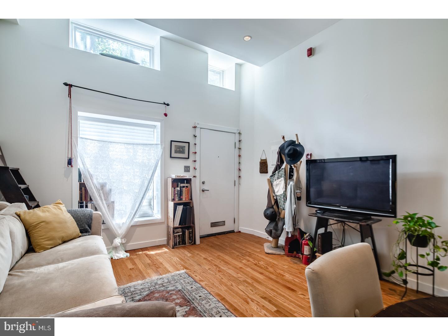 405 Bainbridge Street, Unit A Philadelphia, PA 19147 - Photo 4 of 17