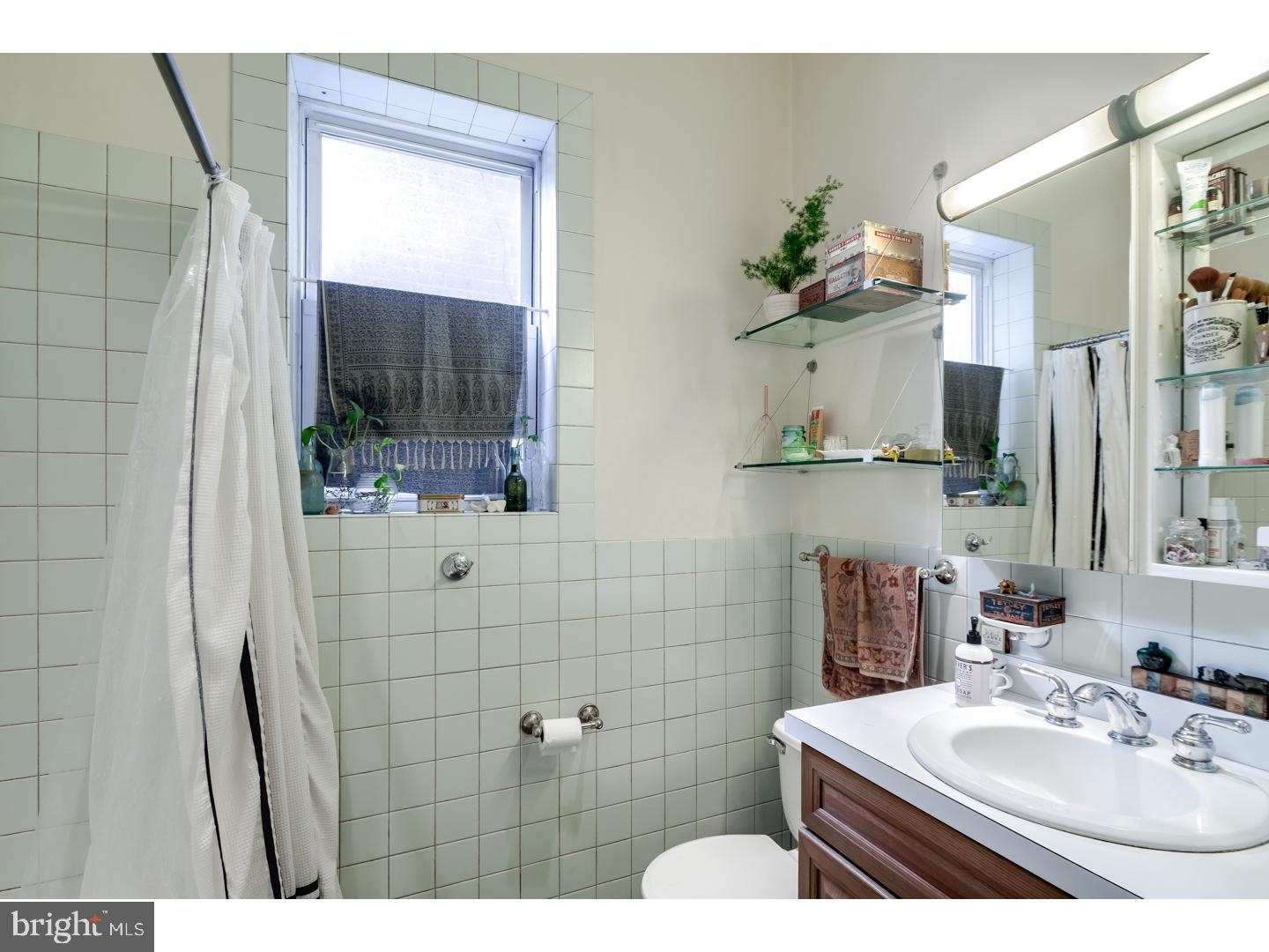 405 Bainbridge Street, Unit A Philadelphia, PA 19147 - Photo 9 of 17