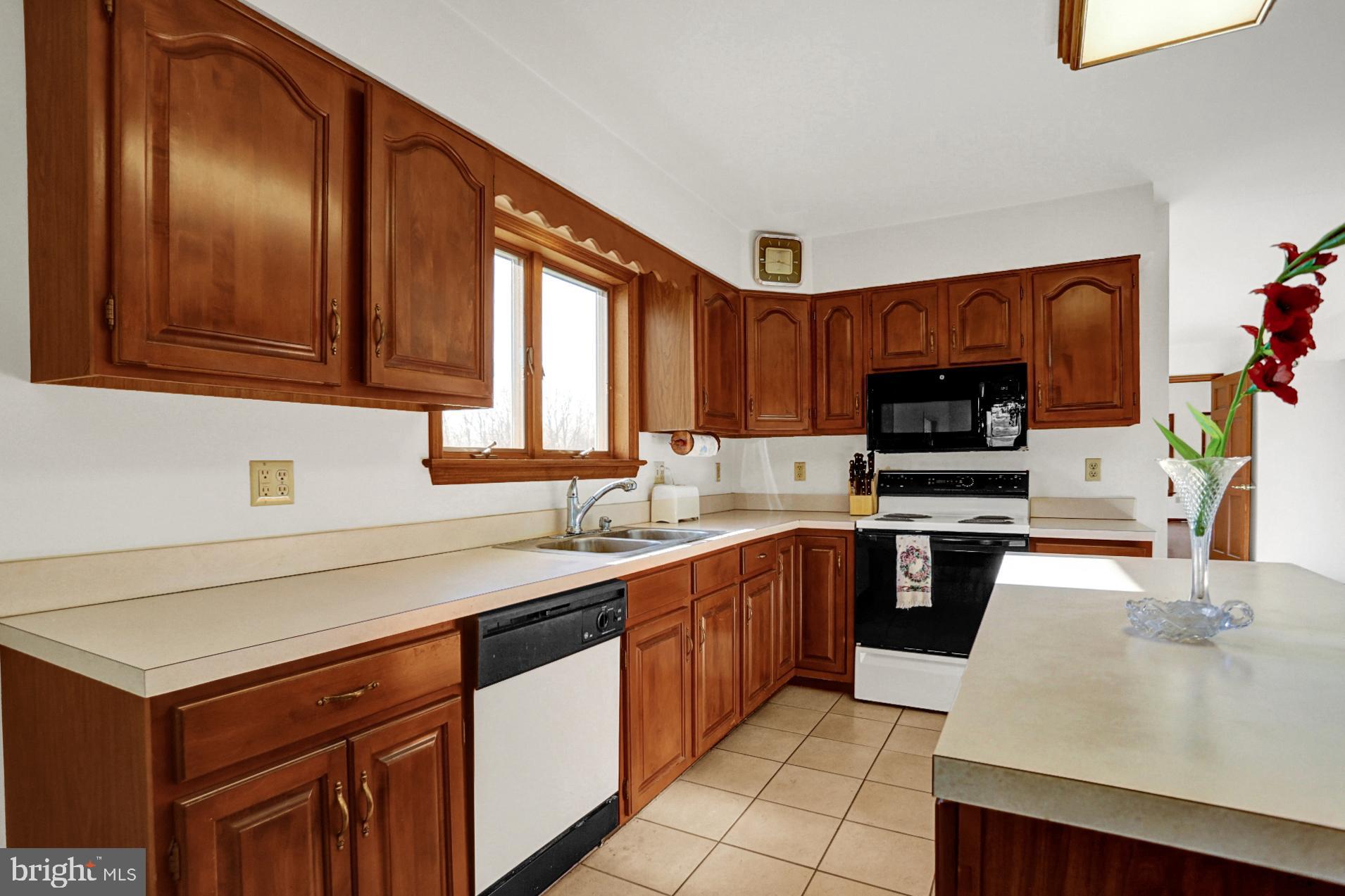 270 Friends Road Birdsboro, PA 19508 - Photo 17 of 50 Gallery Image 17