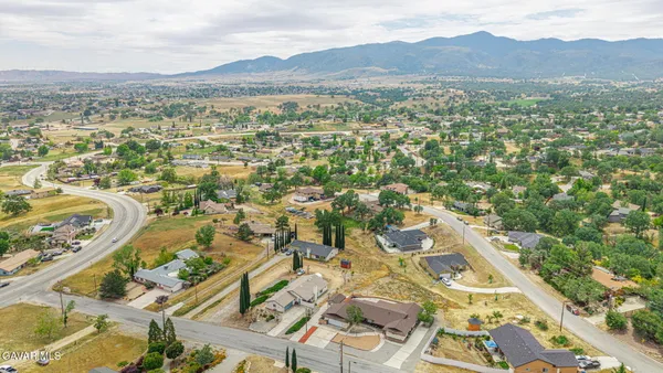 $484,999 | 22812 Retreat Place, Tehachapi, CA 93561