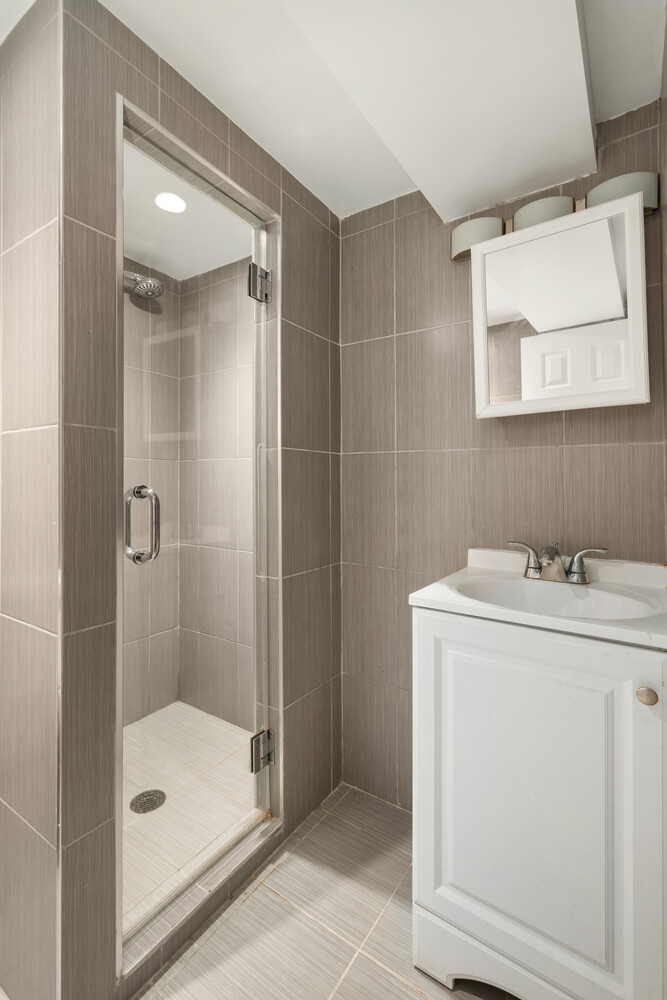 422 East 84th Street Manhattan, NY 10028 - Photo 21 of 24