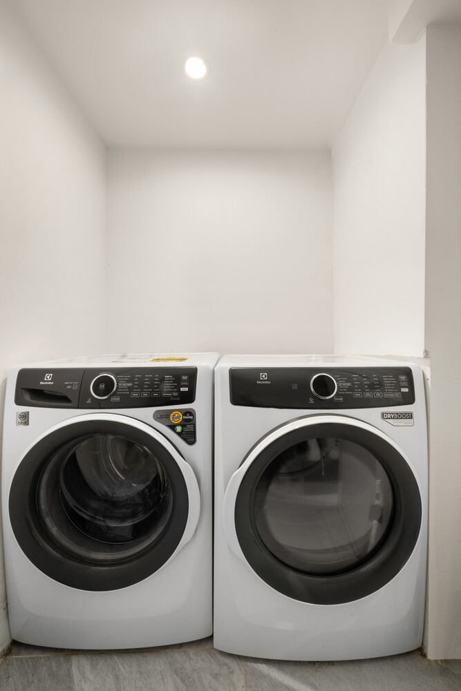 422 East 84th Street Manhattan, NY 10028 - Photo 22 of 24