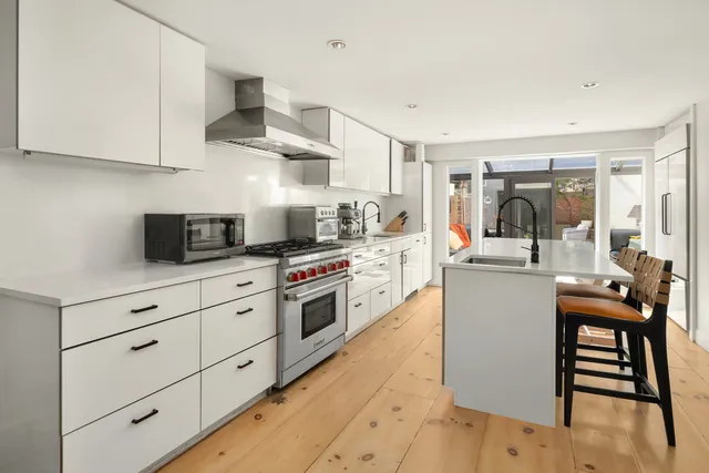 $21,995 | 422 East 84th Street | Upper East Side