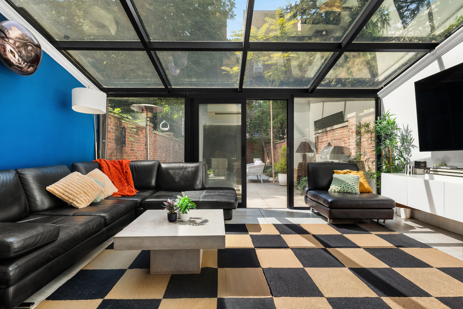 422 East 84th Street Manhattan, NY 10028 - Photo 4 of 24