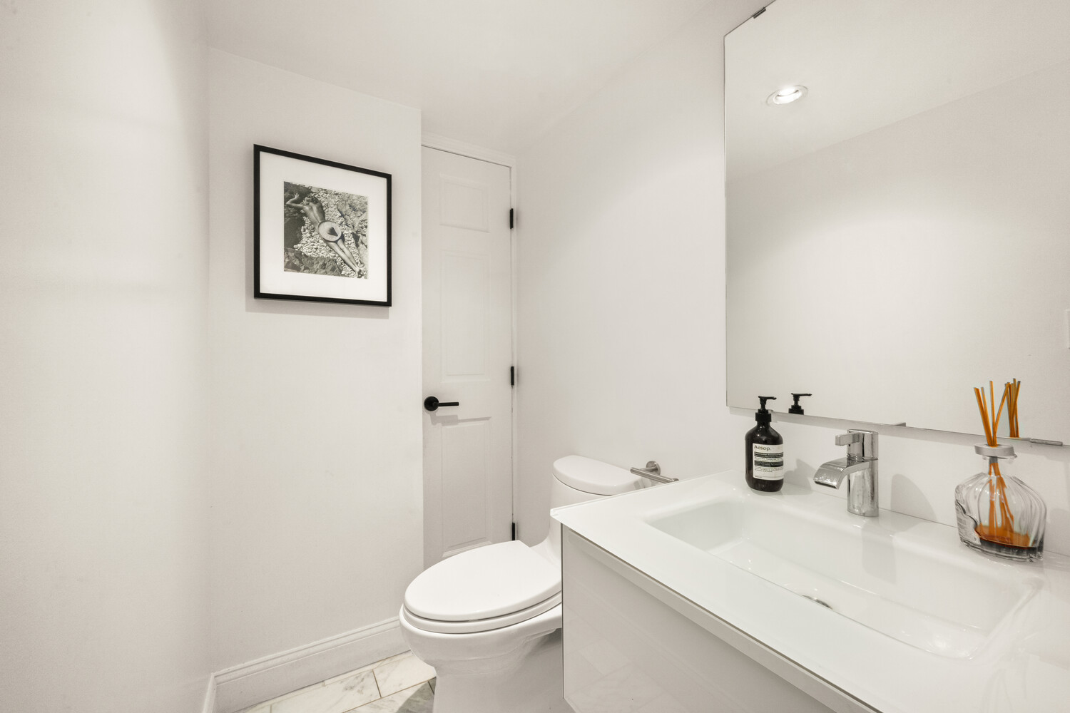 422 East 84th Street Manhattan, NY 10028 - Photo 7 of 24