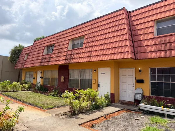 $1,900 | 2552 Northwest 52nd Avenue, Unit B19, Lauderhill, FL 33313