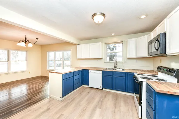 $159,900 | 1010 West 23rd Street, Muncie, IN 47302