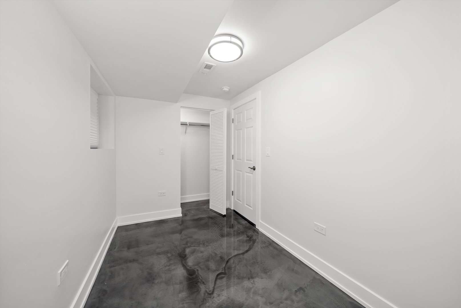 1928 South Ridgeway Avenue Chicago, IL 60623 - Photo 4 of 30 Gallery Image 4