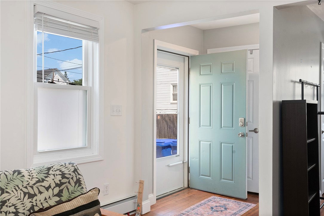 33 Amy Street Providence, RI 02906 - Photo 31 of 50 Cottage Entry