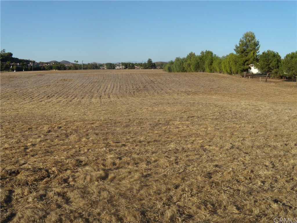 5002 Pourroy Road Winchester, CA 92596 - Photo 11 of 15 Gallery Image 11