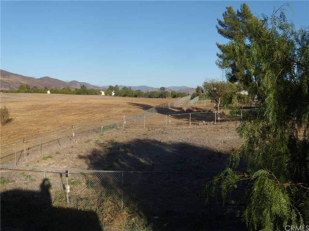 5002 Pourroy Road Winchester, CA 92596 - Photo 4 of 15 Gallery Image 4