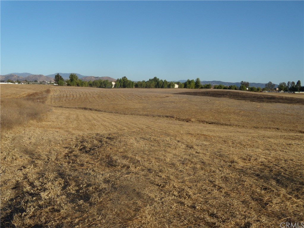 5002 Pourroy Road Winchester, CA 92596 - Photo 5 of 15 Gallery Image 5