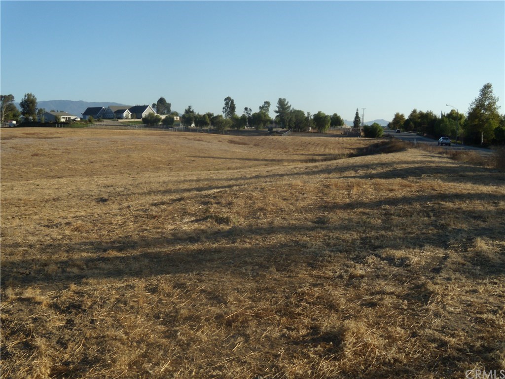 5002 Pourroy Road Winchester, CA 92596 - Photo 7 of 15 Gallery Image 7