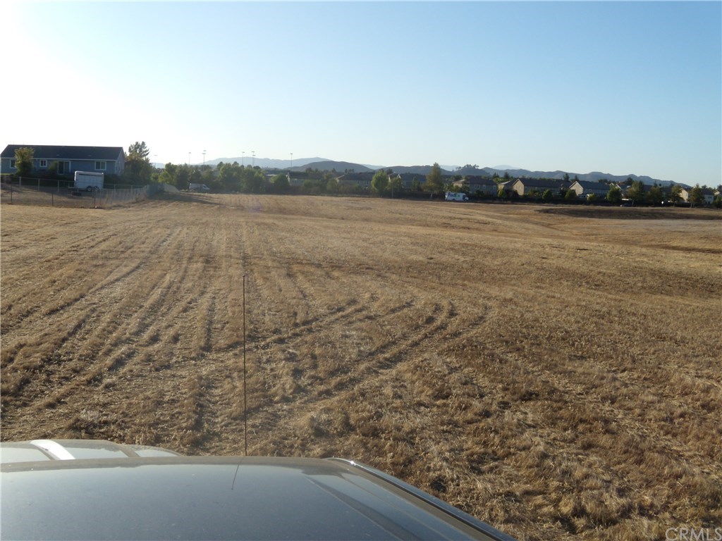 5002 Pourroy Road Winchester, CA 92596 - Photo 8 of 15 Gallery Image 8