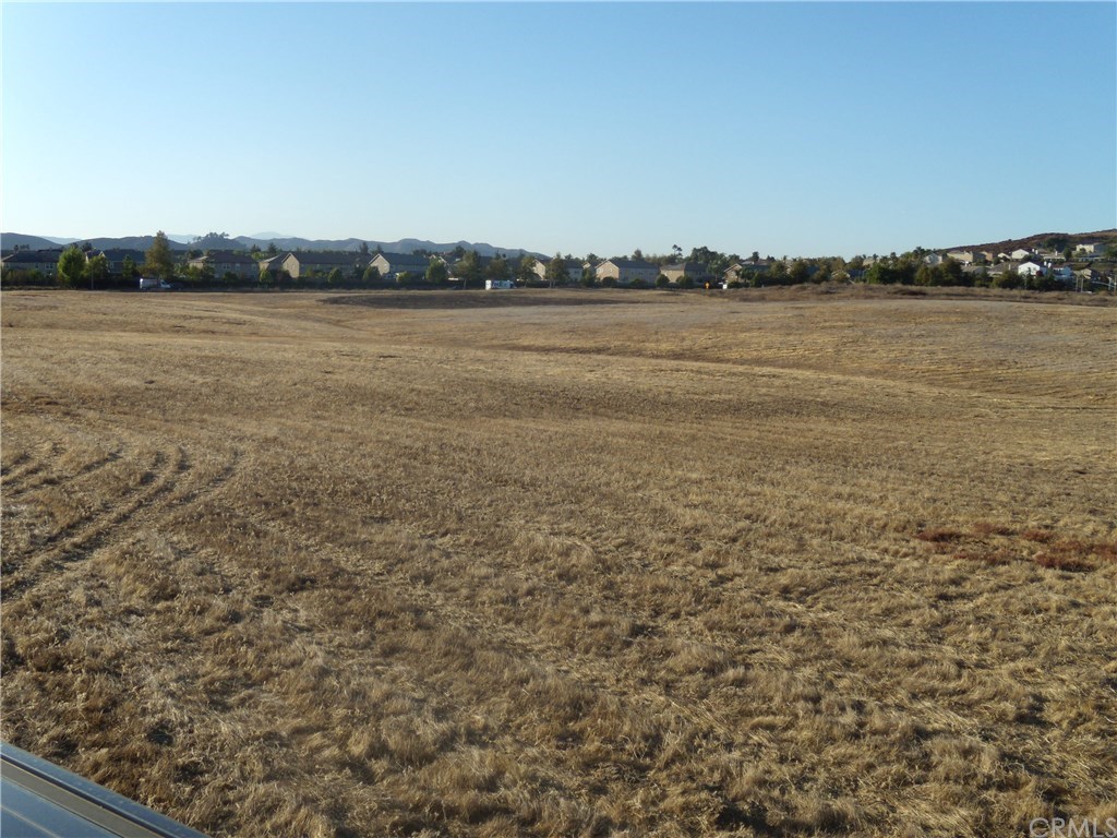 5002 Pourroy Road Winchester, CA 92596 - Photo 9 of 15 Gallery Image 9