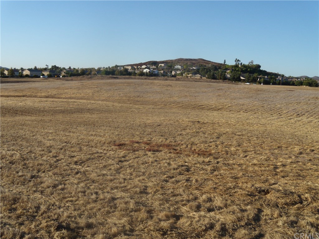 5002 Pourroy Road Winchester, CA 92596 - Photo 10 of 15 Gallery Image 10