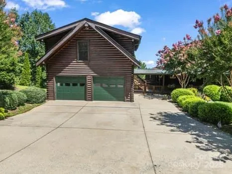 $875,000 | 202 Panorama Drive, Nebo, NC 28761