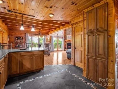 $875,000 | 202 Panorama Drive, Nebo, NC 28761