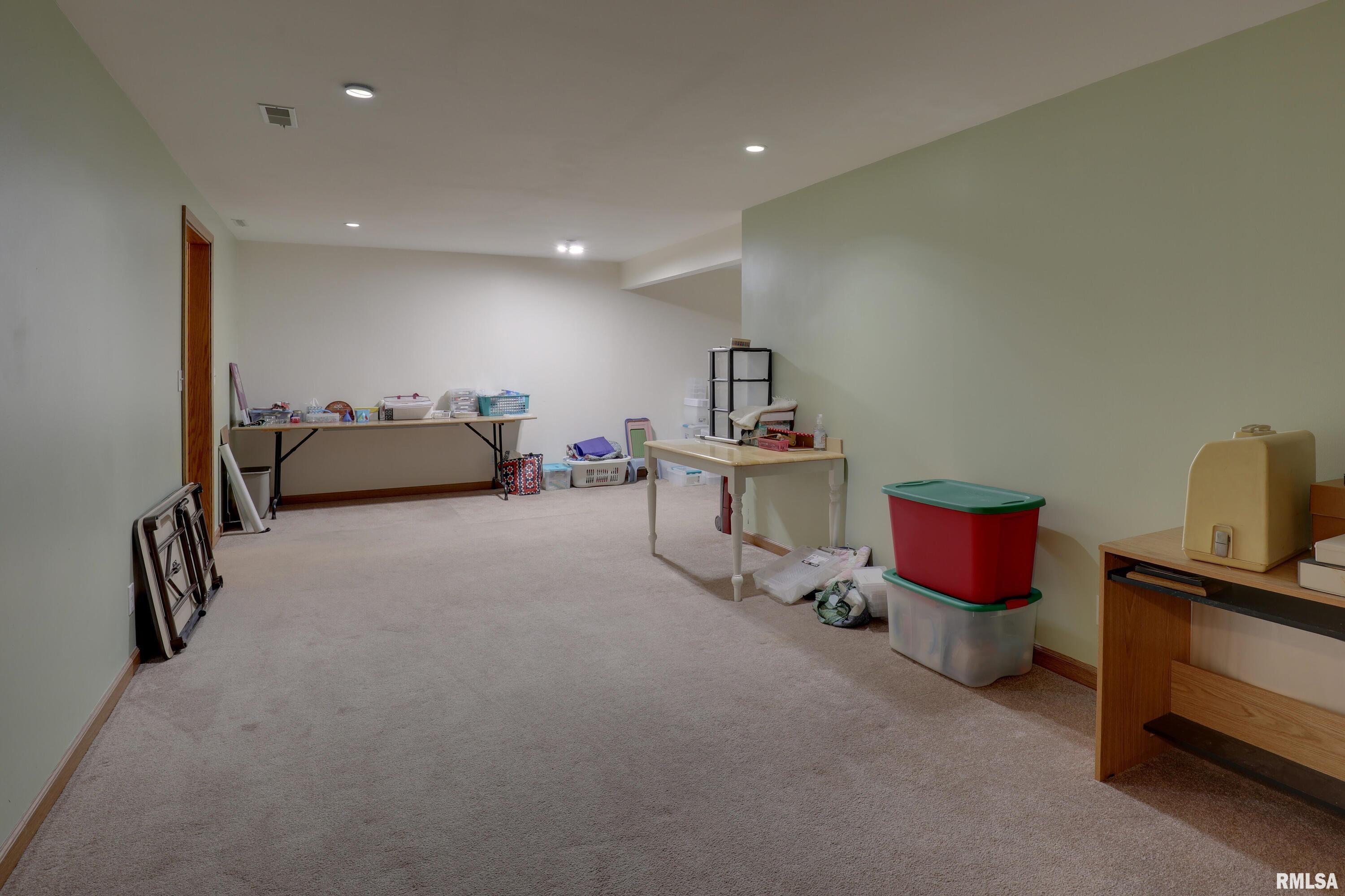 2414 Lindsey Court Quincy, IL 62305 - Photo 19 of 28