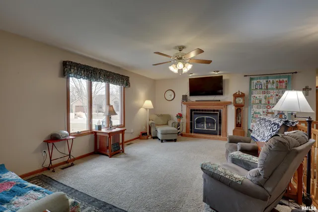 $379,900 | 2414 Lindsey Court, Quincy, IL 62305