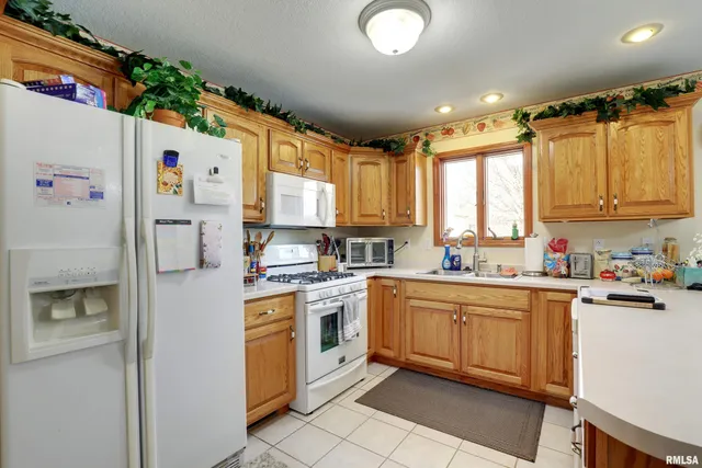 $379,900 | 2414 Lindsey Court, Quincy, IL 62305