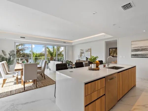 $1,800,000 | 1020 Sunset Point Road, Unit 213, Clearwater, FL 33755