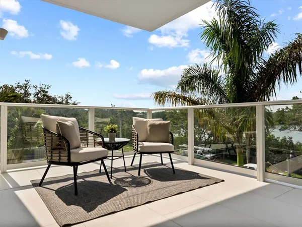 $1,800,000 | 1020 Sunset Point Road, Unit 213, Clearwater, FL 33755