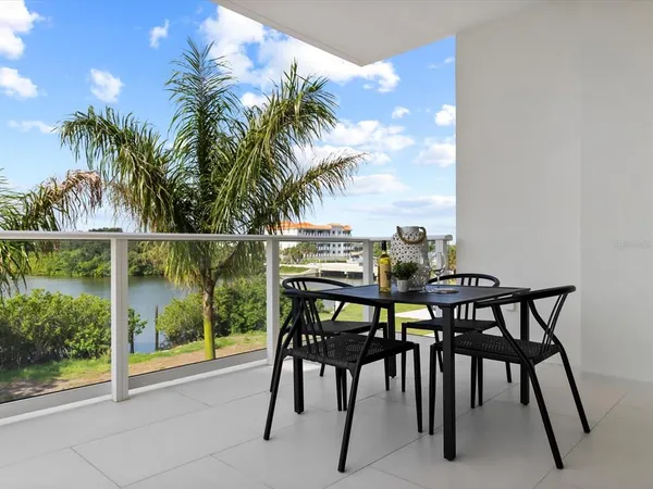 $1,800,000 | 1020 Sunset Point Road, Unit 213, Clearwater, FL 33755