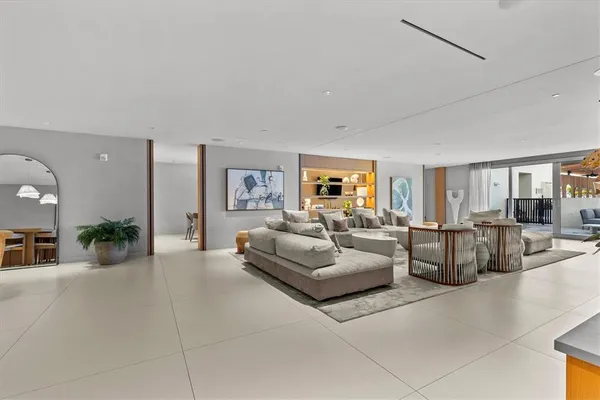 $1,800,000 | 1020 Sunset Point Road, Unit 213, Clearwater, FL 33755