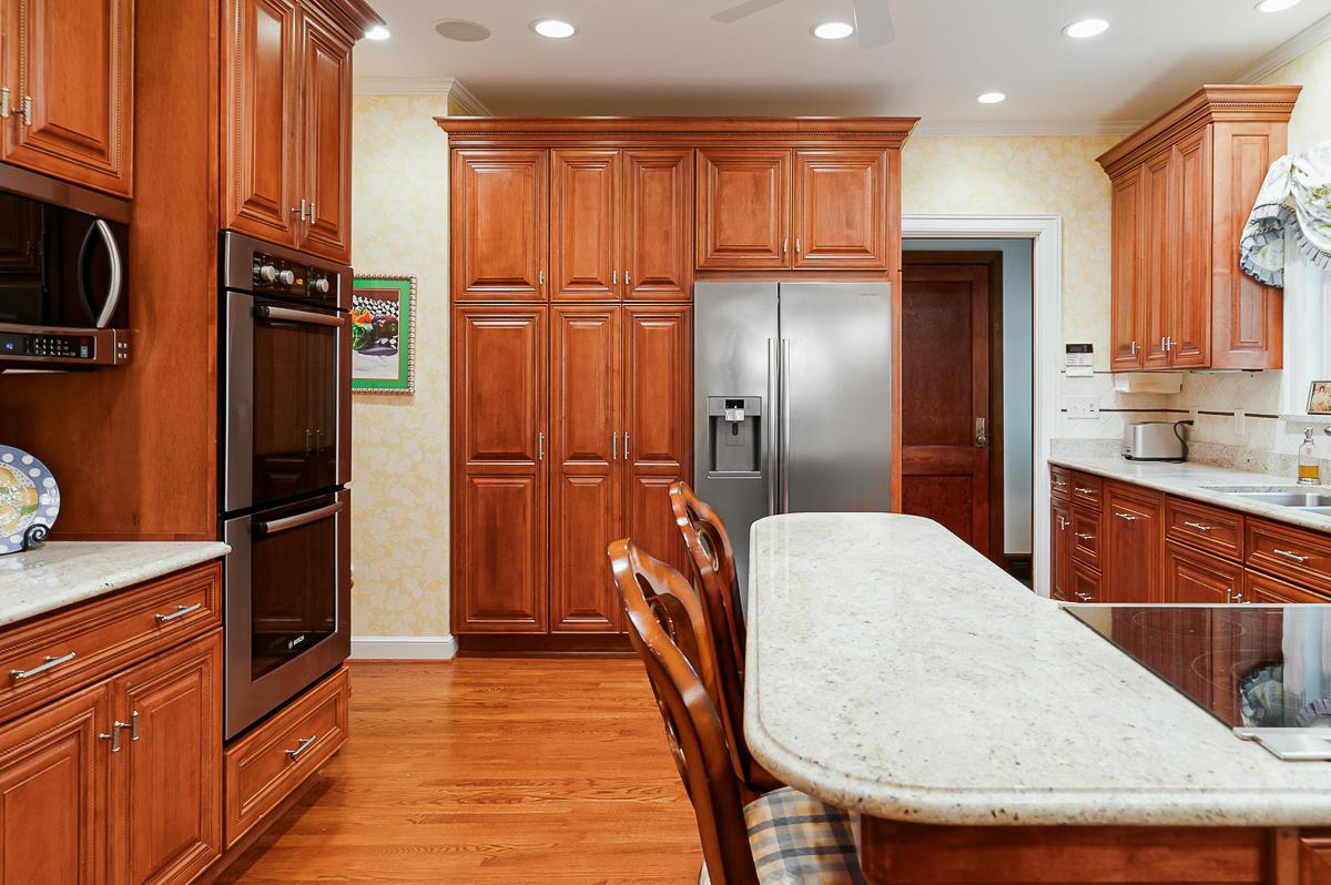 91 Ashbourne Road Columbus, OH 43209 - Photo 13 of 59