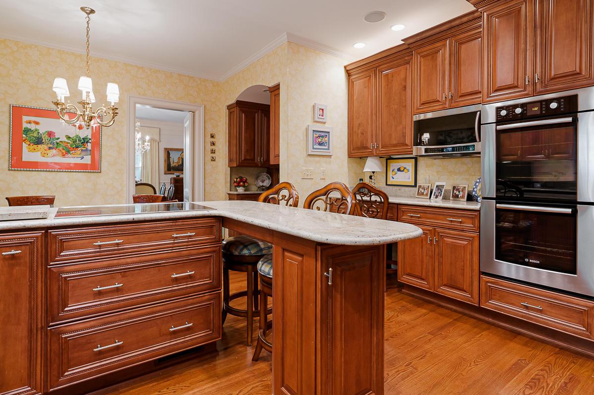 91 Ashbourne Road Columbus, OH 43209 - Photo 14 of 59