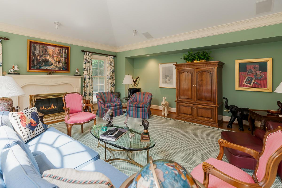 91 Ashbourne Road Columbus, OH 43209 - Photo 21 of 59