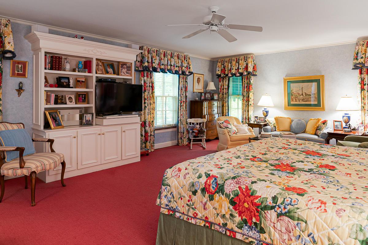 91 Ashbourne Road Columbus, OH 43209 - Photo 27 of 59