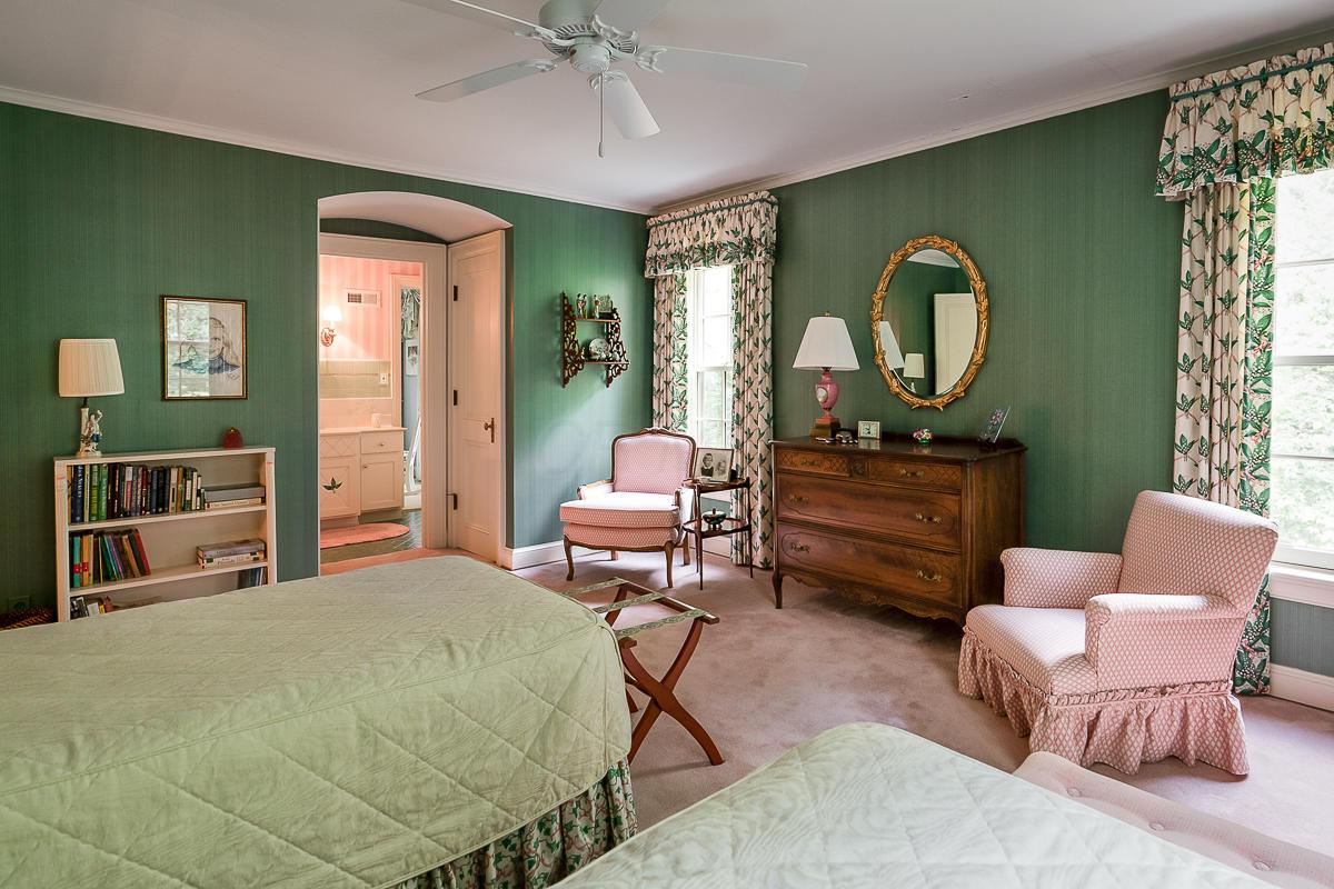 91 Ashbourne Road Columbus, OH 43209 - Photo 35 of 59