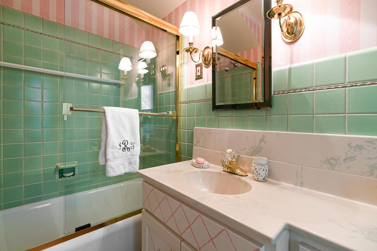 91 Ashbourne Road Columbus, OH 43209 - Photo 36 of 59