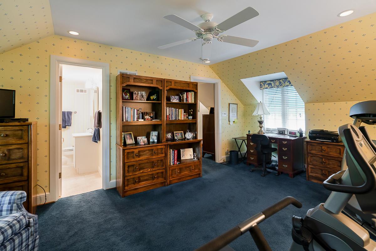 91 Ashbourne Road Columbus, OH 43209 - Photo 40 of 59