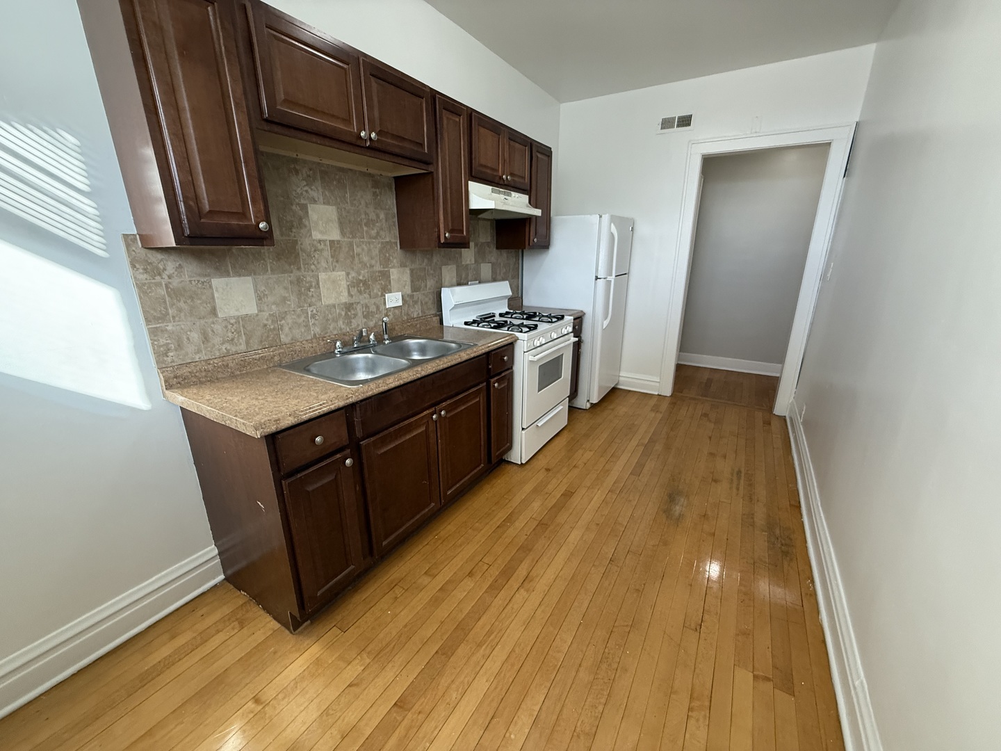 2140 Clarence Avenue, Unit 2S Berwyn, IL 60402 - Photo 12 of 13