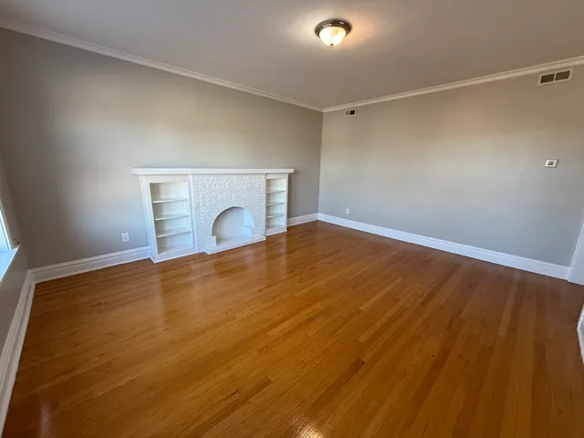 $1,395 | 2140 Clarence Avenue, Unit 2S, Berwyn, IL 60402