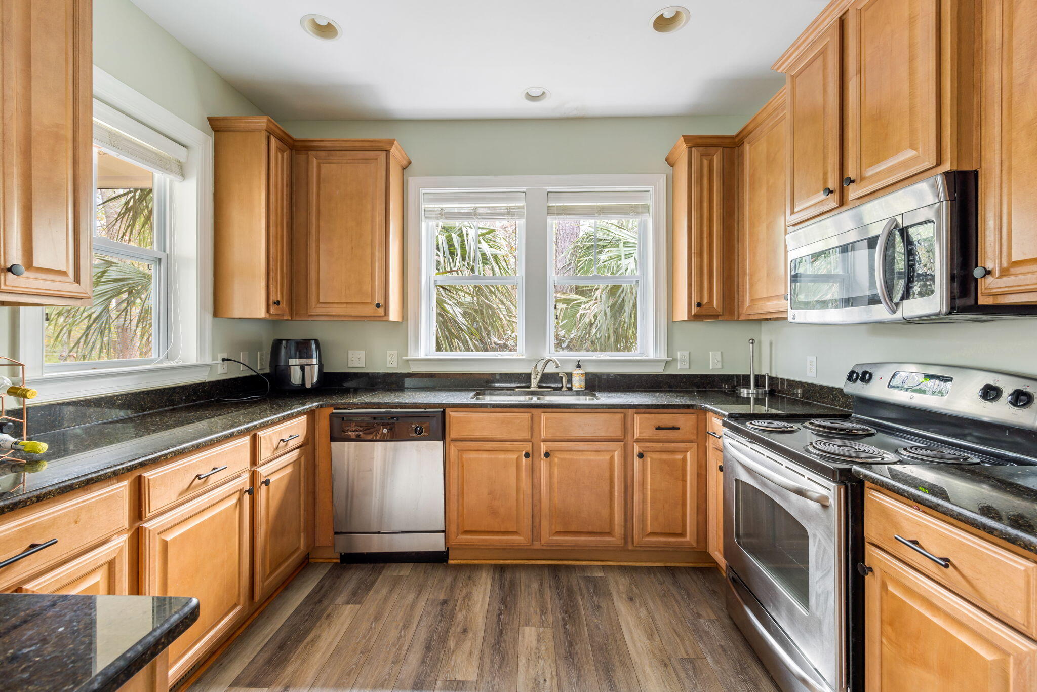 1171 Dingle Road Mount Pleasant, SC 29466 - Photo 12 of 28 Kitchen