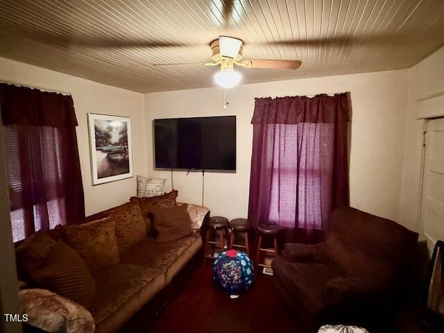 981 Leasburg Road Roxboro, NC 27573 - Photo 10 of 11 981 10