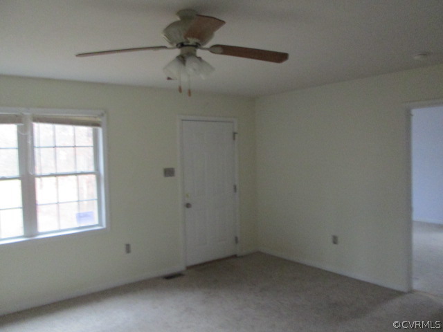 32 Holly Road Aylett, VA 23009 - Photo 5 of 16 Gallery Image 5