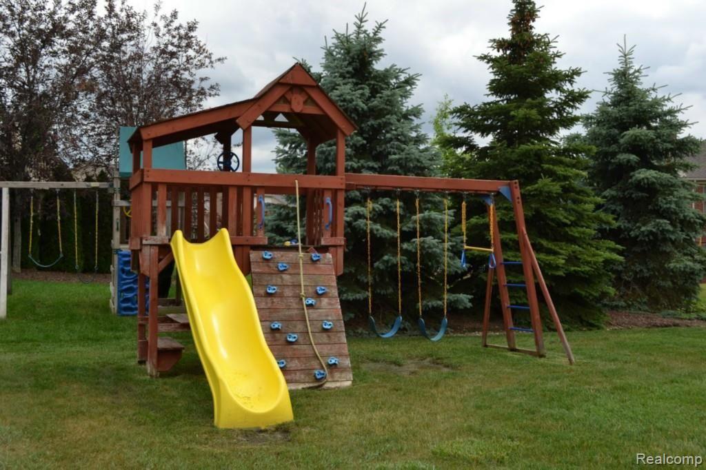 3681 Inverness Drive Rochester, MI 48306 - Photo 29 of 31 Playscape