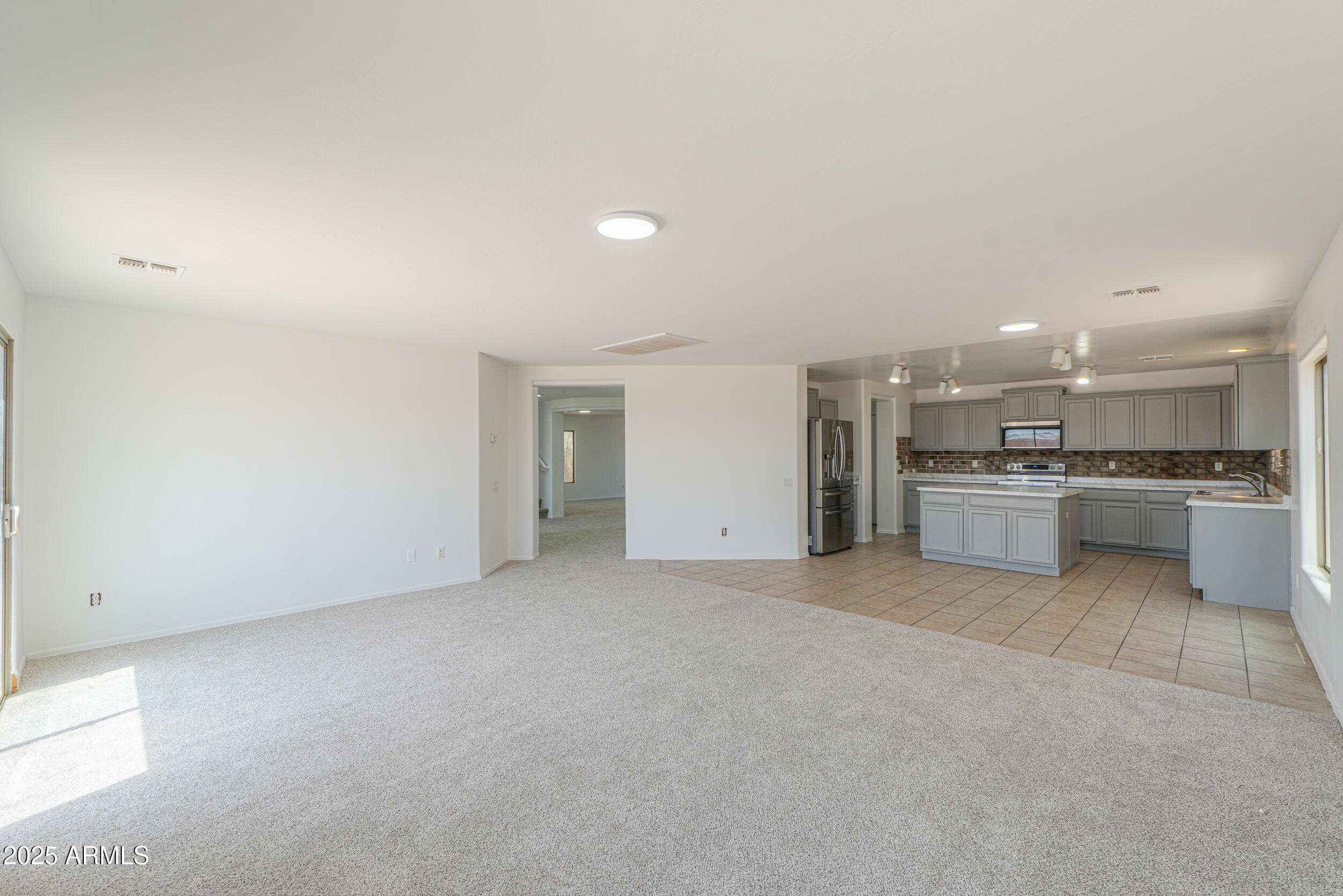 43601 West Cowpath Road Maricopa, AZ 85138 - Photo 15 of 48 12