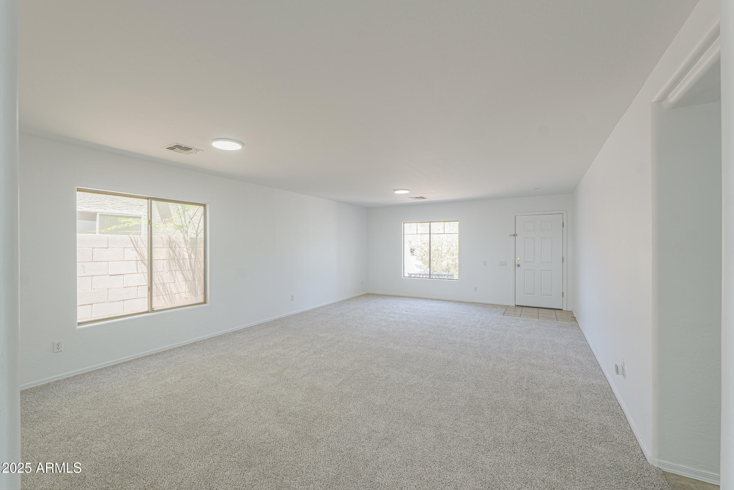 43601 West Cowpath Road Maricopa, AZ 85138 - Photo 5 of 48 06